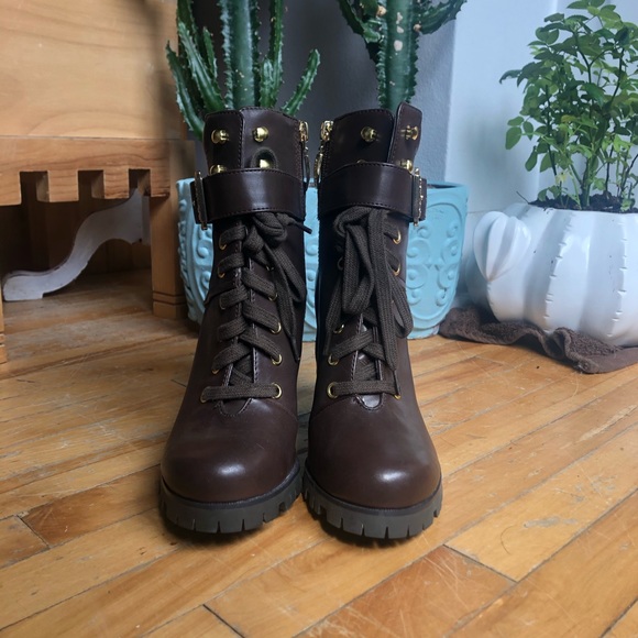 GUESS booties! - Picture 2 of 4